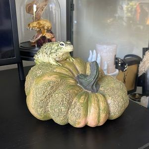 Witchy Frog Pumpkin Decor